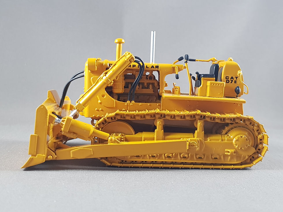 Thumbnail: Dozer D7E S blade hydraulic system standard with hook and Hyster winch