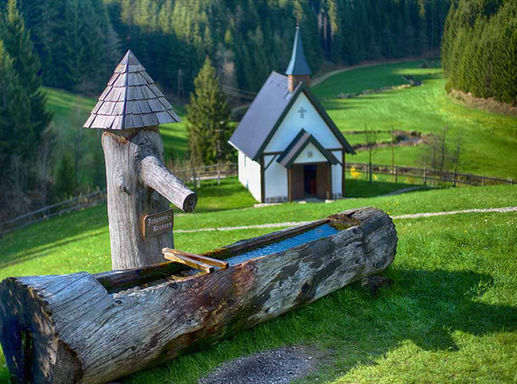 kurhotel-badzell-philippfroehlich-johannesweg-pierbach-johannesbrunnen.jpg