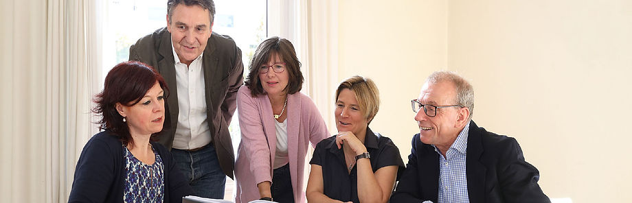praxis_gruppenfoto_2x.jpg