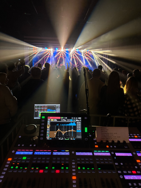 Front-of-house live sound mix for alternative rock band from Poland on Behringer Wing