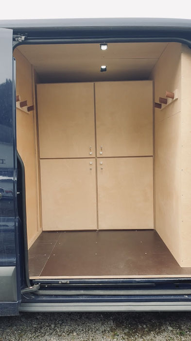Aménagement véhicule utilitaire Pau, aménagement véhicule professionnel Pau, menuiserie Pau, menuiserie agencement Pau; Menuisier Pau, agencement Pau, Aménagement et menuiserie Pau