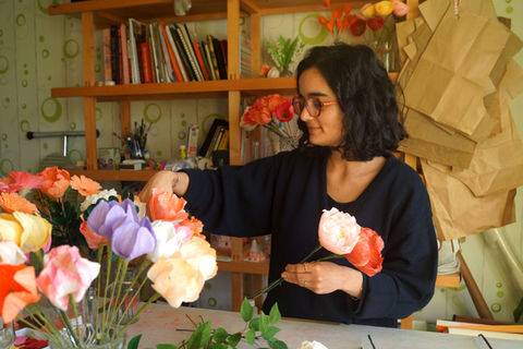 Loumer, création de fleurs en papier, fleurs en papier, fleurs en papier géantes, artisan, couronne de fleur en papier, bouquet de fleur en papier, fleurs durables, décoration de mariage, Nantes, Angers, Loire-atlantiques