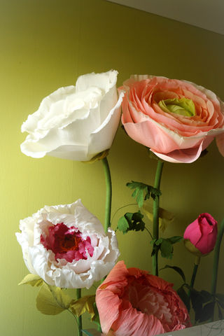 Loumer, création de fleurs en papier, fleurs en papier, fleurs en papier géantes, artisan, couronne de fleur en papier, bouquet de fleur en papier, fleurs durables, décoration de mariage, Nantes, Loire-Atlantique