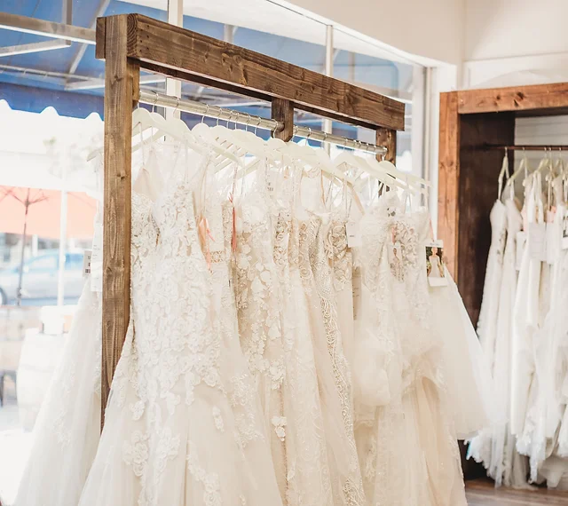 Ivy and lace bridal clearance
