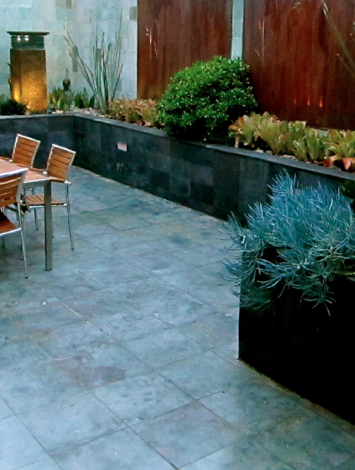 Diggers Beach Courtyard