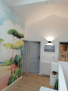 palier rénové style contemporain avec tapisserie panoramique isidore Leroy