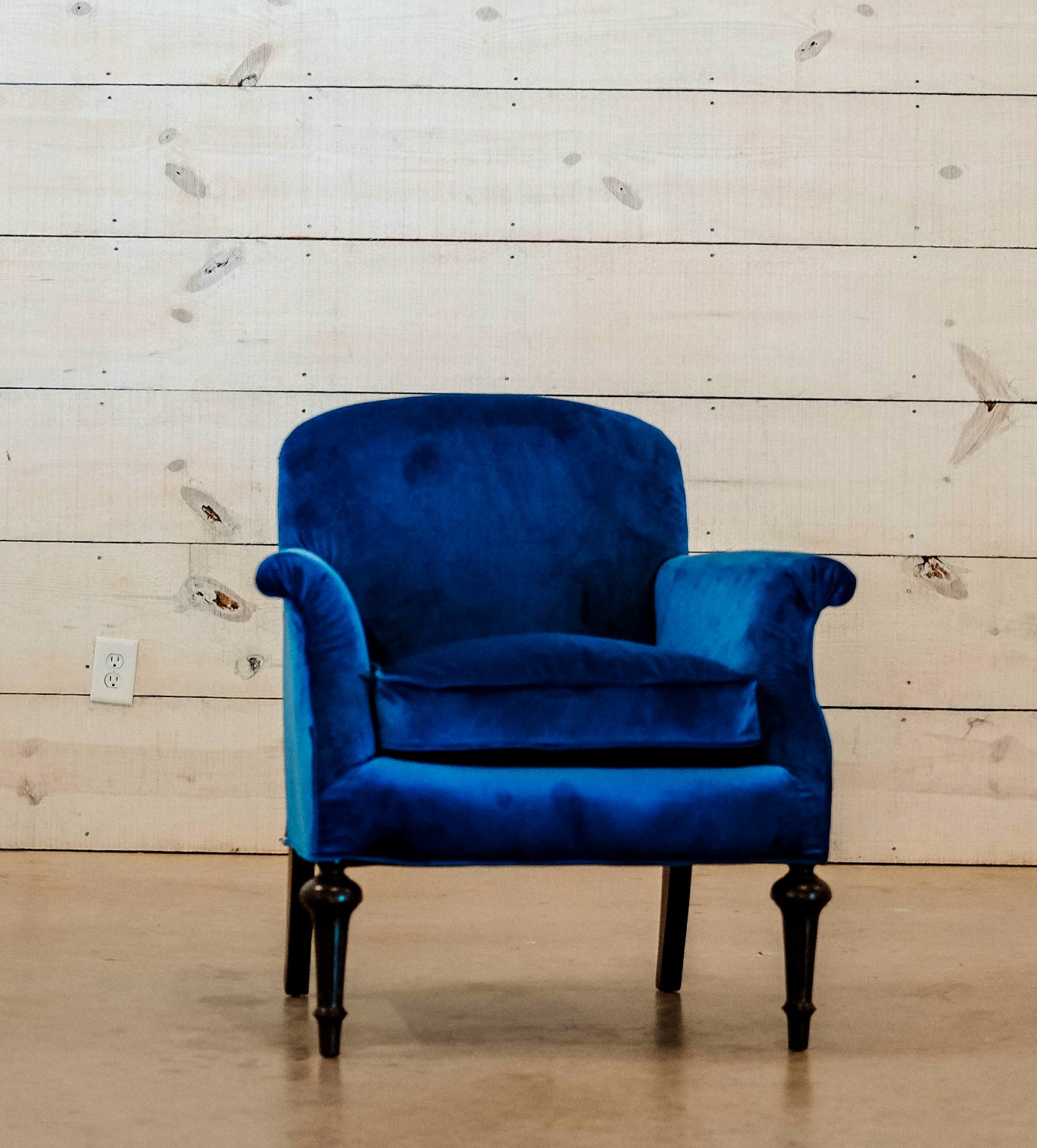 blue chair_edited
