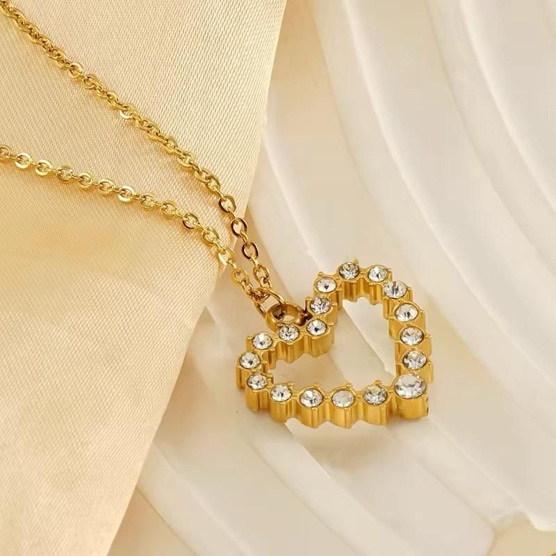 Thumbnail: Heart Shaped Minimal Daily wear One Stone Necklace - 18k gold plated Necklace