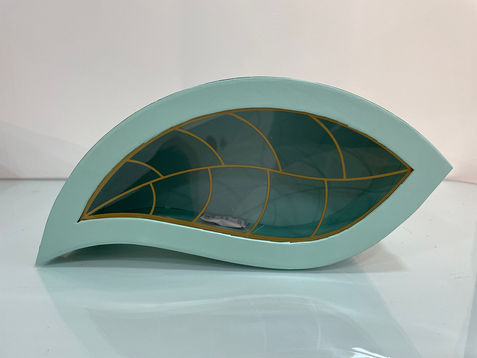 Thumbnail: Gift box leaf shape 