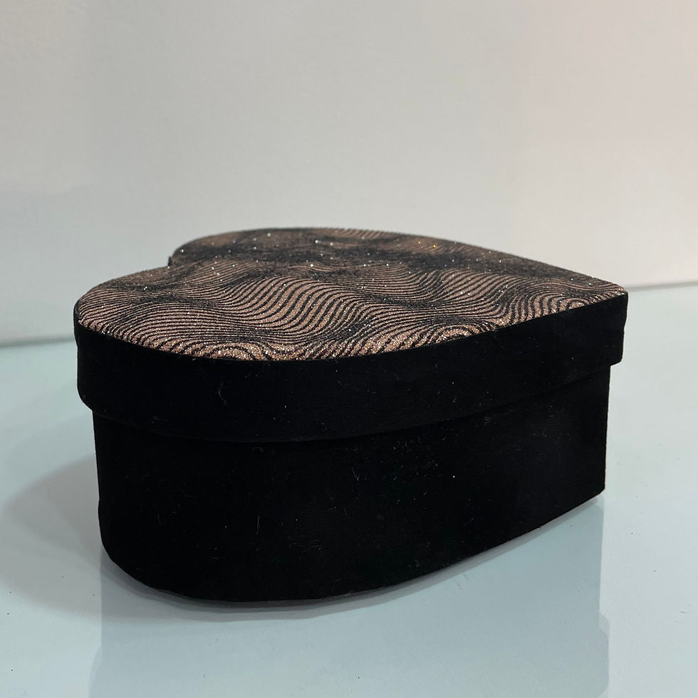 Thumbnail: Gift box glitter heart 