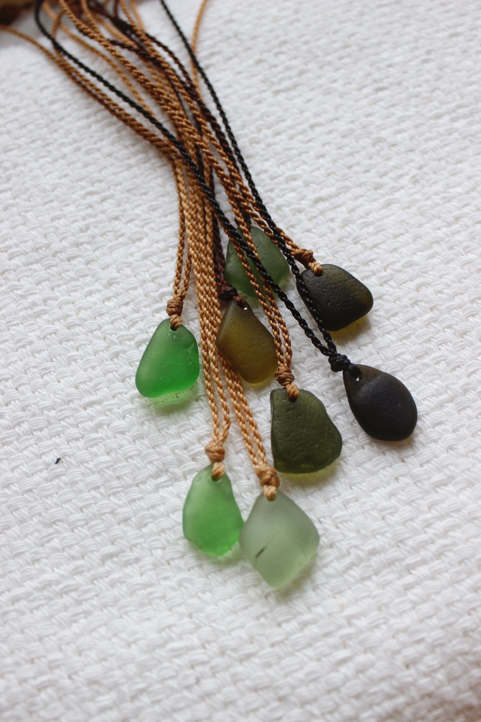 CASTAWAY - Simple Sea Glass Necklace (short) 