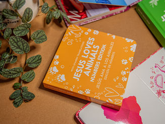Jesus Loves: Christian Bilingual Books for Toddlers