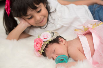 Family Photoshoot, baby photoshoot, Kids photoshoot, family photographer, sisters
