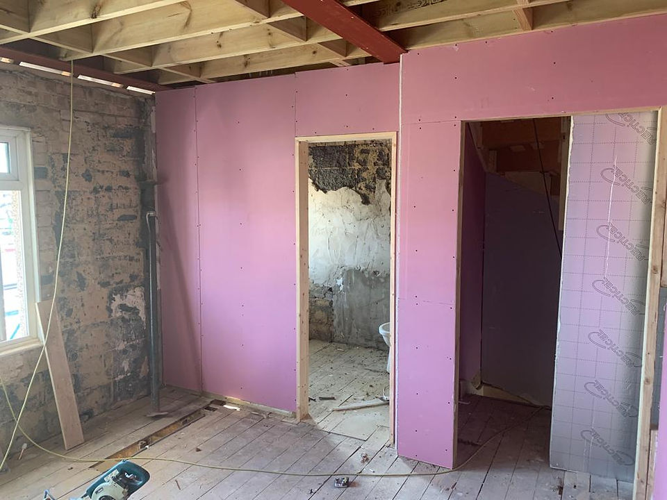 3 bedroom semi detached conversion into 6 attractive en suite rooms in Cheshunt, EN8.