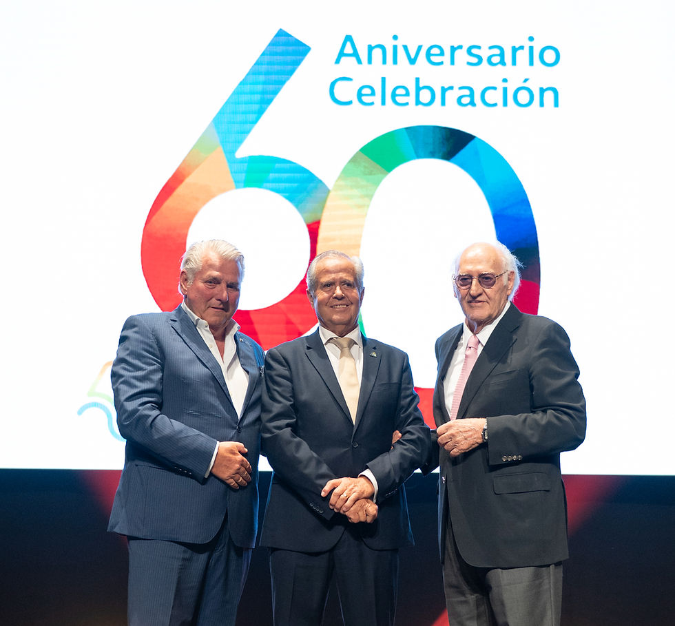 Stan Weytjens junto con los presidentes del CIT Sur