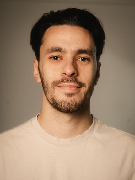 Alessandro Nistri è rappresentato da A.A.A. Artisti autori Associati in collaborazione con E-Management