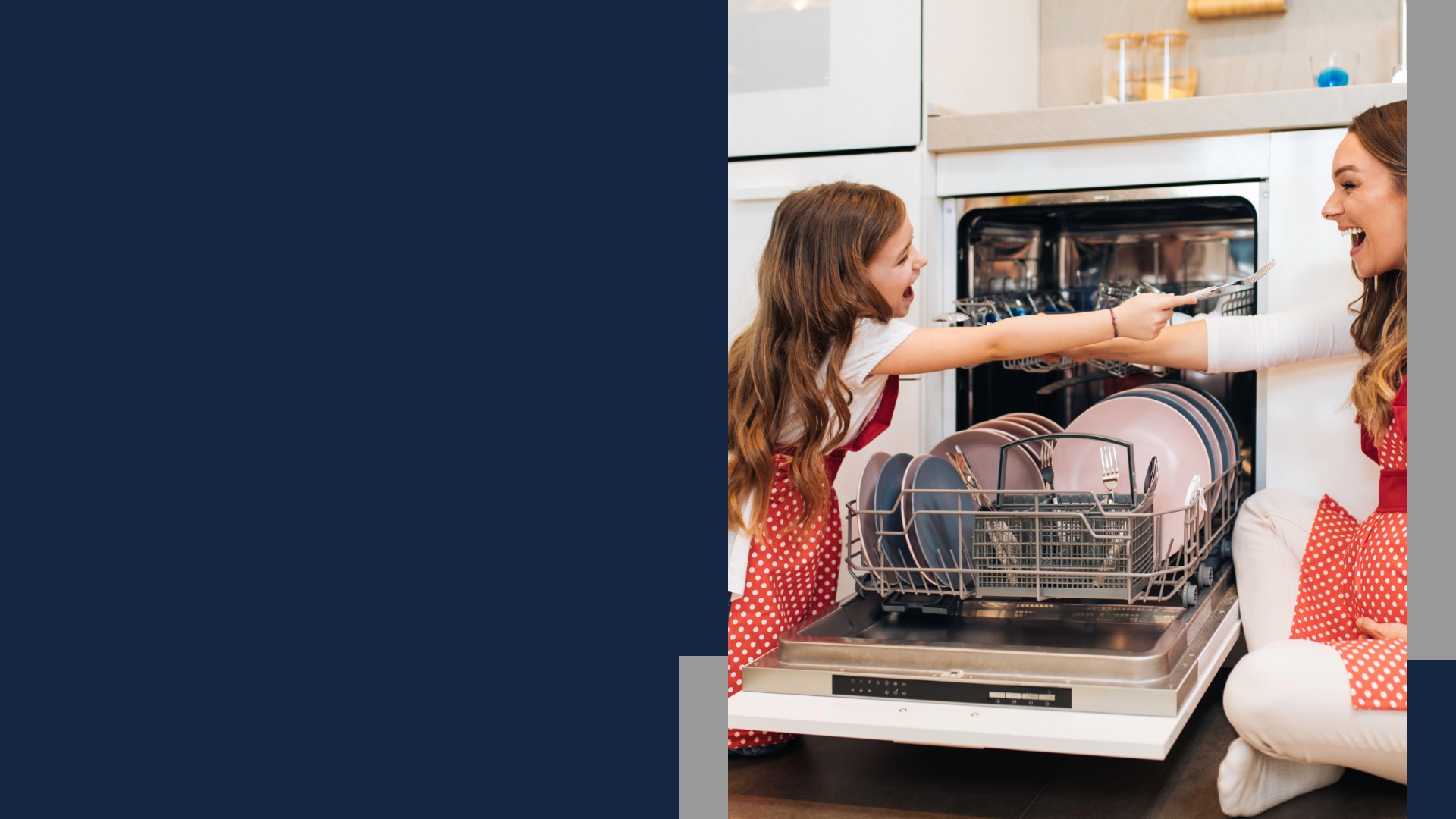 Familia puertorriqueña en Luquillo feliz tras la Reparación de Lavaplatos