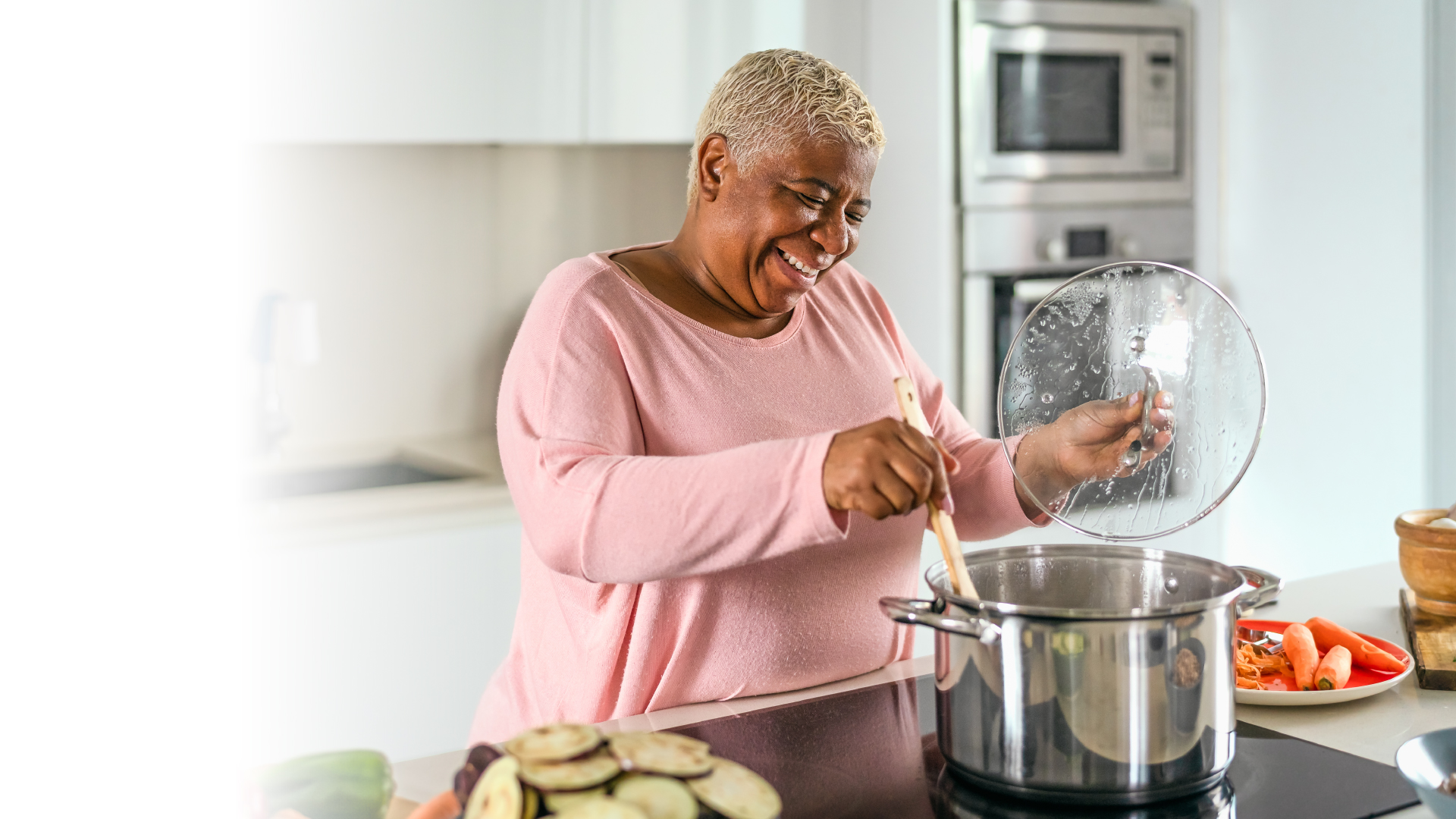 Familia puertorriqueña en Ocean Park feliz tras la Reparación de Topes Estufas