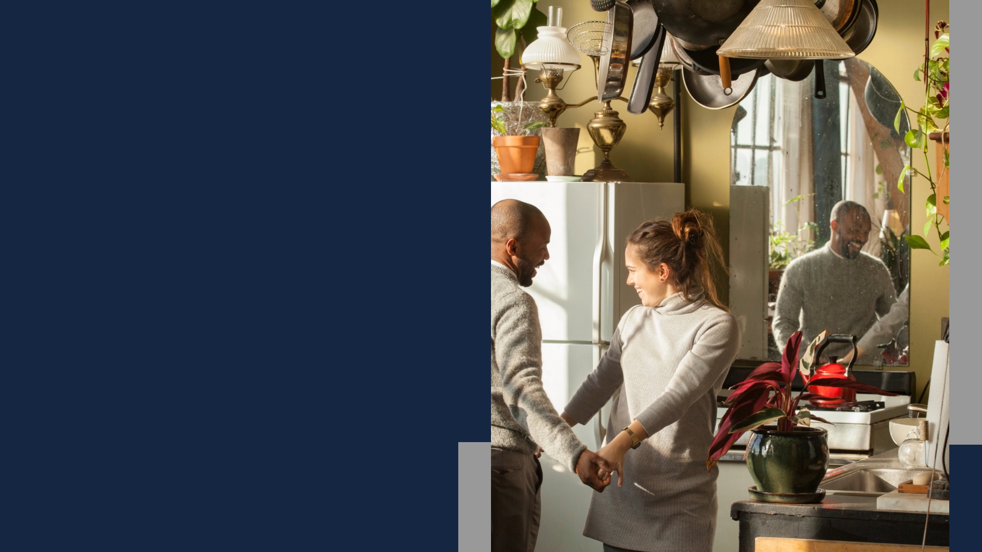 Familia puertorriqueña en Toa Alta feliz tras la Reparación de Neveras