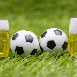 O futebol brasileiro para se "tomar" com canudo descartável