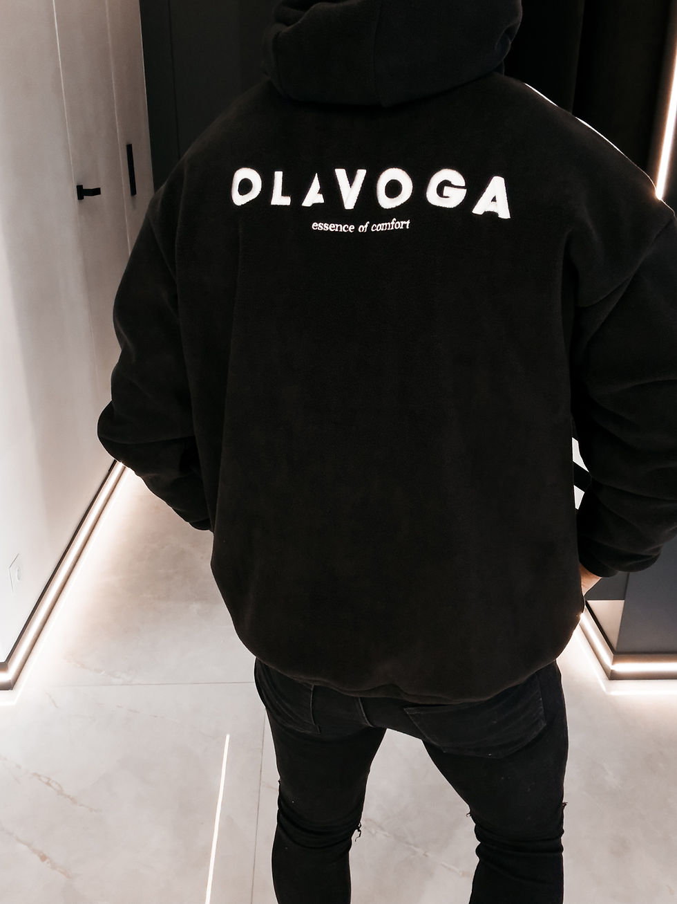 Miniatura: Ola Voga męska bluza z kapturem PLUME 2026 z haftowanym logo essence of comfort