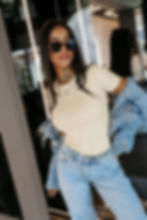 Damski t-shirt slim fit z krótkim rękawem i minimalstycznym logo OLV, lekka techniczna tkanina — Ola Voga BASTU 2026