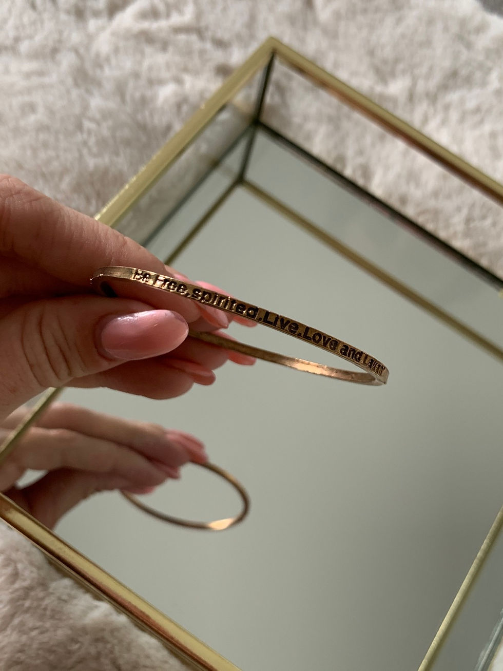 Thumbnail: Slaven armband text