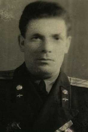 Thumbnail: Soviet Order of the Red Star (Serial No. 3,041,048 - Researched w/ Portrait)