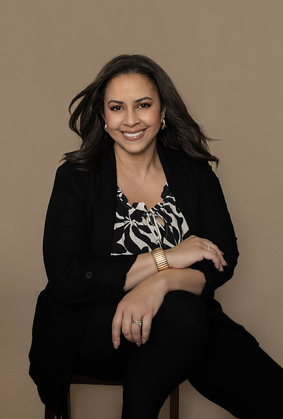 ashley-black-photographer-champaign-il-beauty-branding-portrait-web.jpg