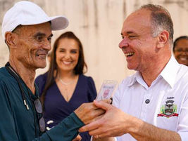 Entrega de casas para pessoas com Parkinson