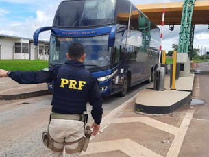 Policial Rodoviário Federal em Fiscalização