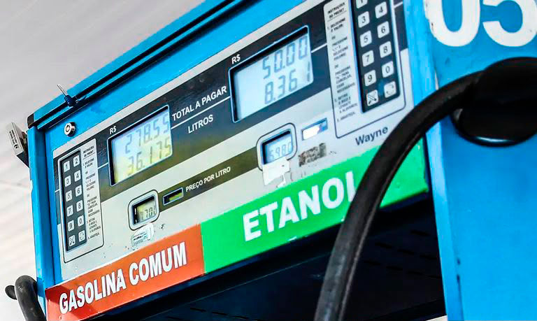Gasolina passa a ter 32% de etanol a partir deste sábado em todo o Brasil
