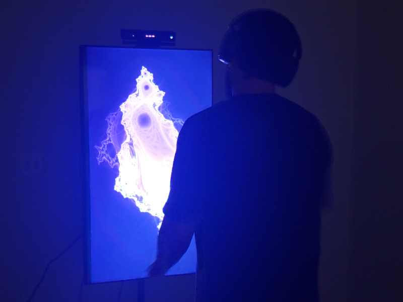 Exposição interativa reúne obras de Gustavo Arão e Vinicius Dall’Acqua na Casa Nuvem; abertura nesta quinta-feira (8) tem entrada gratuita