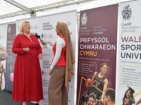 Rebecca Edwards-Symmons: Mae partneriaeth Met Caerdydd yn fwy na nawdd