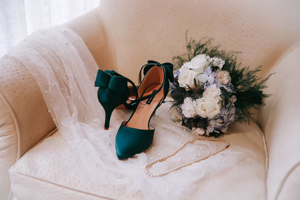 Las Vegas Wedding Photographer - Bridal Details Inspiration - green wedding heels