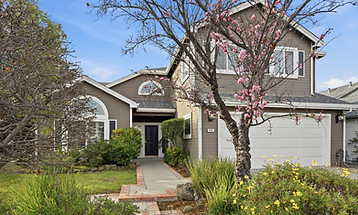 608 Bahama Ln-1.jpg