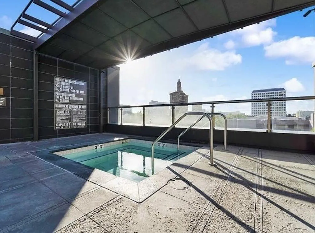 88 Jacuzzi .webp