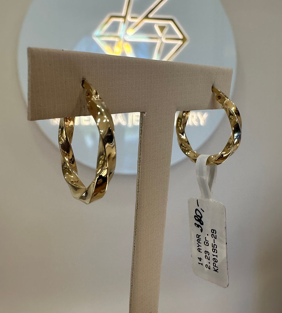 Thumbnail: Gold Earrings  «Old money»