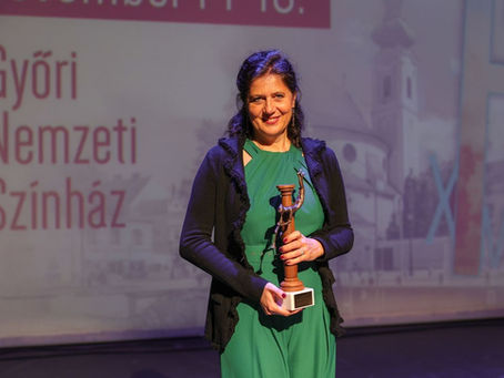 Berg Judit a Győri Könyvszalon Alkotói díját vette át