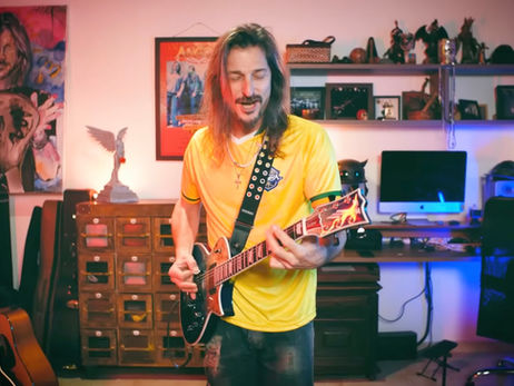 Em clima de Copa do Mundo, Angra lança videoclipe da releitura de “Pra Frente Brasil”