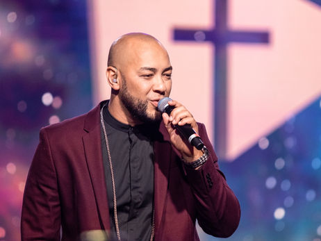 Ícones da música gospel, Ton Carfi e Regis Danese se apresentam em Curitiba, dia 1º de março