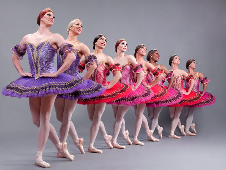 Les Ballets Trockadero de Monte Carlo, pela primeira vez, em Curitiba