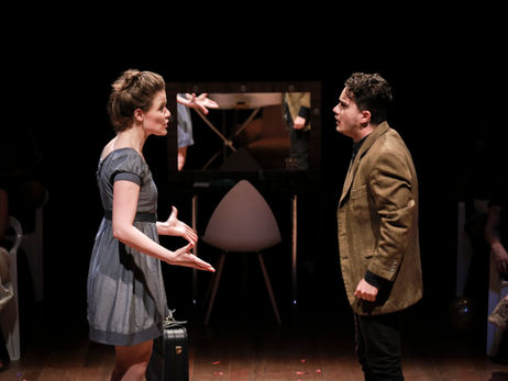Cia Projétil de Teatro traz debate sobre linguagem e comunicação em espetáculo no Teatro Novelas Cur