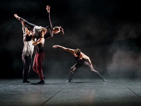 Balé Teatro Guaíra inicia os ensaios para O Lago dos Cisnes, que estreia em junho