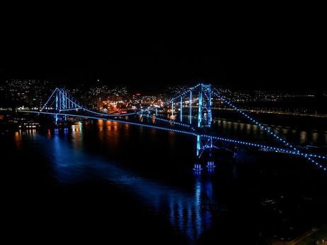 Florianópolis celebra a nova iluminação da Ponte Hercílio Luz