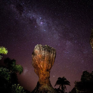 Parque Estadual de Vila Velha abre as trilhas para caminhada noturna em julho