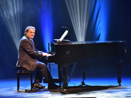 Maestro do rei Roberto Carlos faz show beneficente na Capela Santa Maria