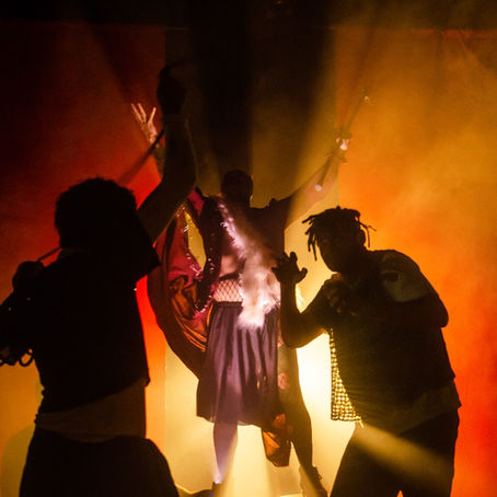 Cia KÀ estreia “Noget’s de Sobremesa” no Teatro Paiol