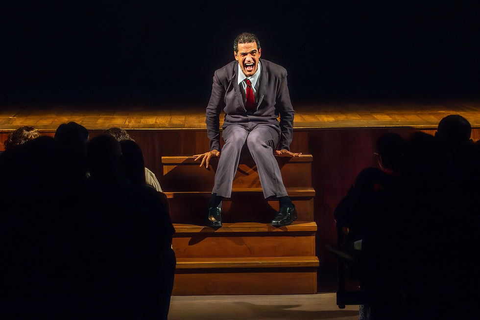Espetáculo com Mateus Solano chega a Curitiba na próxima semana, após turnê pelo Brasil e Portugal