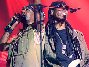 Cidade Negra leva gerações ao Igloo Super Hall em noite inesquecível em Curitiba